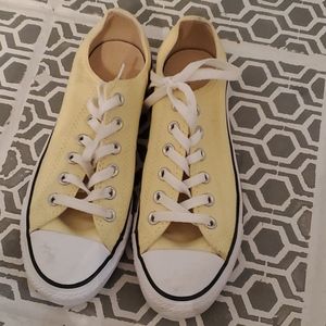 Convers all star yellow sneakers sz8